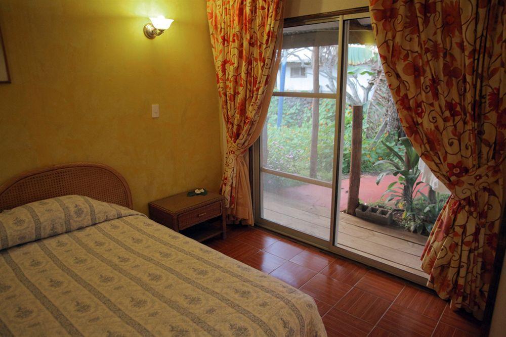Tupa Hotel Hanga Roa Ngoại thất bức ảnh