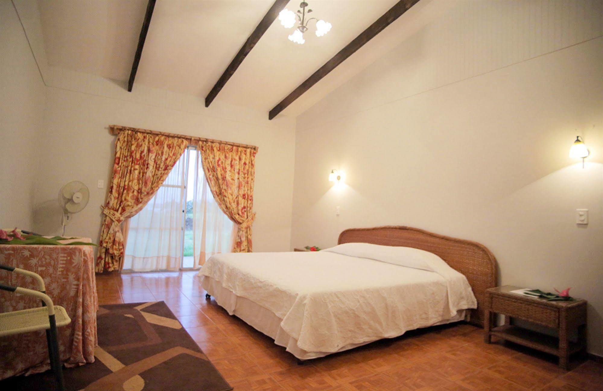 Tupa Hotel Hanga Roa Ngoại thất bức ảnh