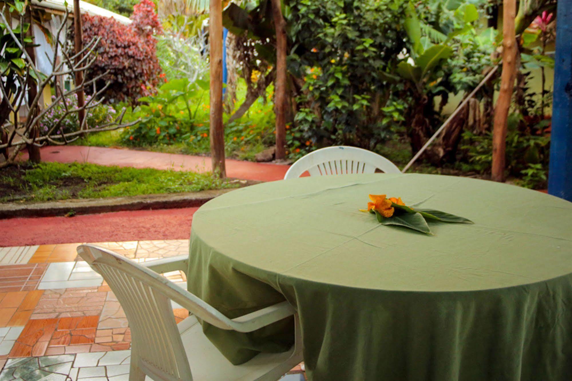 Tupa Hotel Hanga Roa Ngoại thất bức ảnh